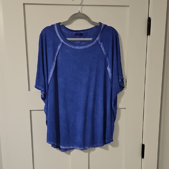 Zenana Outfitters Tops - Zenana Outfitters Blue Relaxed Short Sleeve T-Shirt
